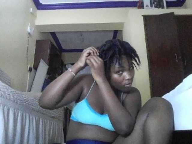 Live sex webcam photo for Sweetjuicyass #278240142