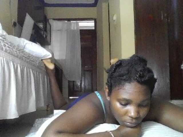 Live sex webcam photo for Sweetjuicyass #278244469