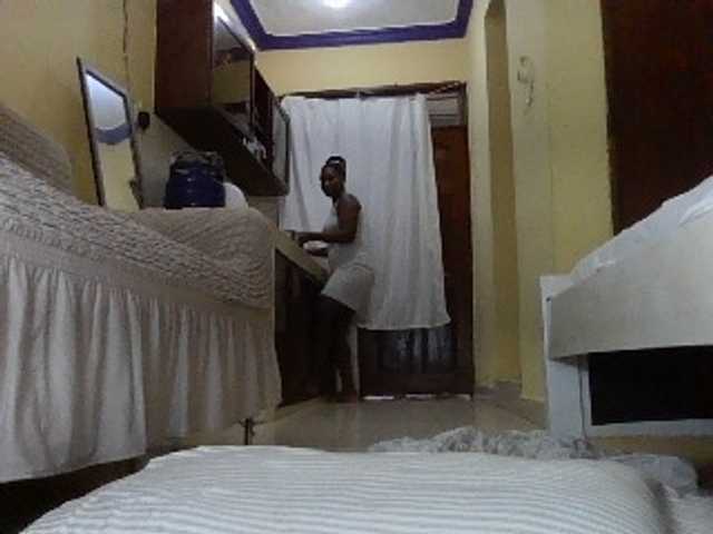 Live sex webcam photo for Sweetjuicyass #278252691