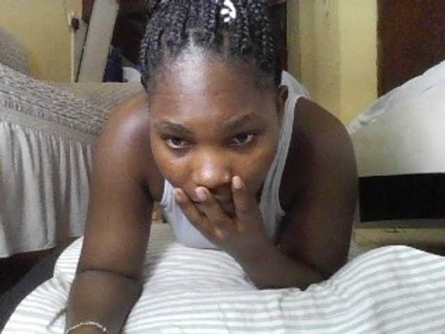 Live sex webcam photo for Sweetjuicyass #278256065