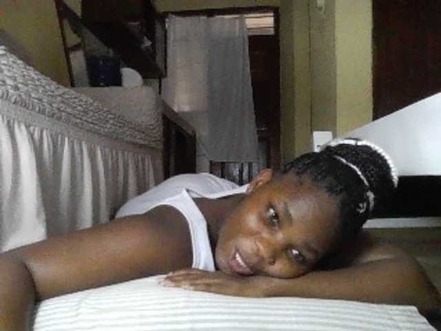 Live sex webcam photo for Sweetjuicyass #278258303