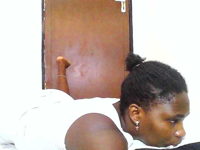 Live sex webcam photo for Sweetjuicyass #290174894