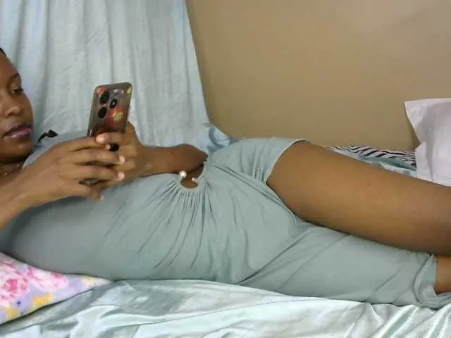 Live sex webcam photo for Sweetkiki #291060193