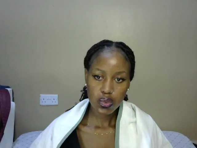 Live sex webcam photo for Sweetkiki #291421306