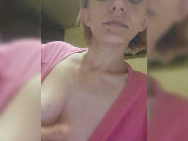 Live sex webcam photo for Sweetnsexy #275512895