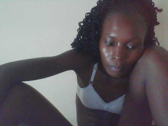 Live sex webcam photo for Sweetpetite254 #277771147