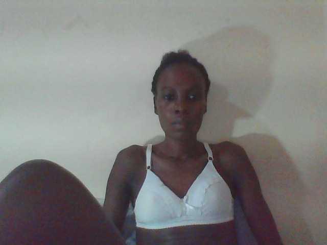 Live sex webcam photo for Sweetpetite254 #277818812