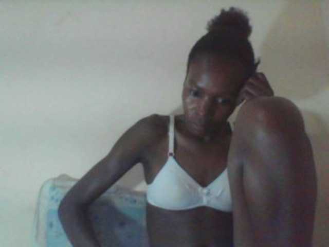 Live sex webcam photo for Sweetpetite254 #277833784