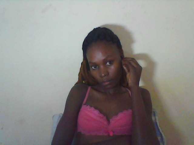 Live sex webcam photo for Sweetpetite254 #277864470