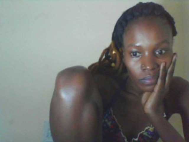 Live sex webcam photo for Sweetpetite254 #277877522