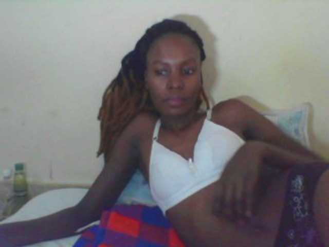 Live sex webcam photo for Sweetpetite254 #277884051