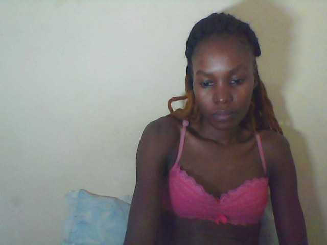 Live sex webcam photo for Sweetpetite254 #277896070