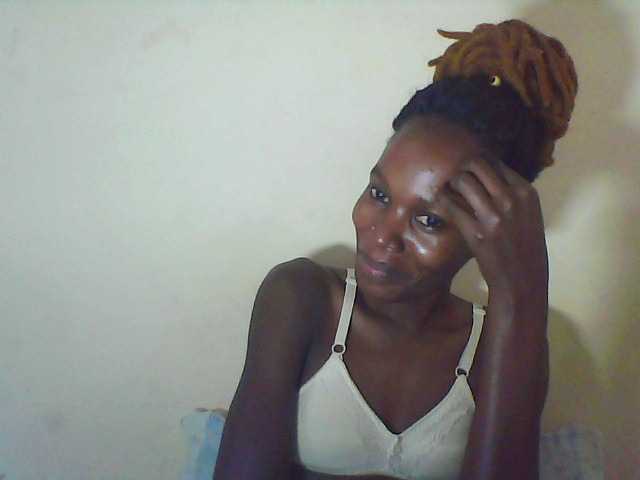 Live sex webcam photo for Sweetpetite254 #277902352