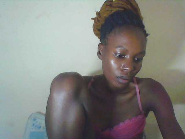 Live sex webcam photo for Sweetpetite254 #277920981