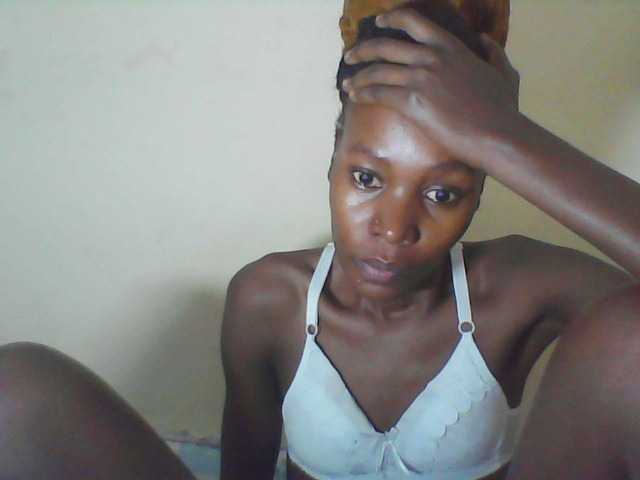 Live sex webcam photo for Sweetpetite254 #277929518