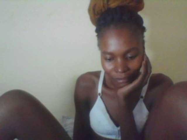 Live sex webcam photo for Sweetpetite254 #277973051