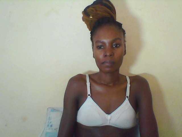 Live sex webcam photo for Sweetpetite254 #277983949