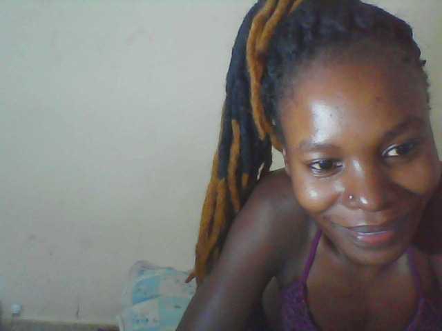 Live sex webcam photo for Sweetpetite254 #277994876