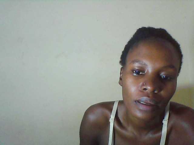 Live sex webcam photo for Sweetpetite254 #278040423