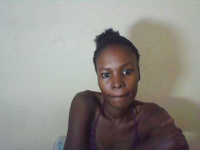 Live sex webcam photo for Sweetpetite254 #278046072