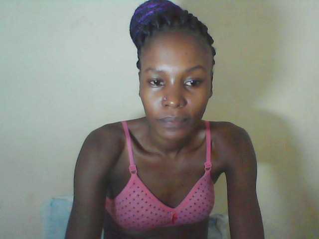 Live sex webcam photo for Sweetpetite254 #278116456