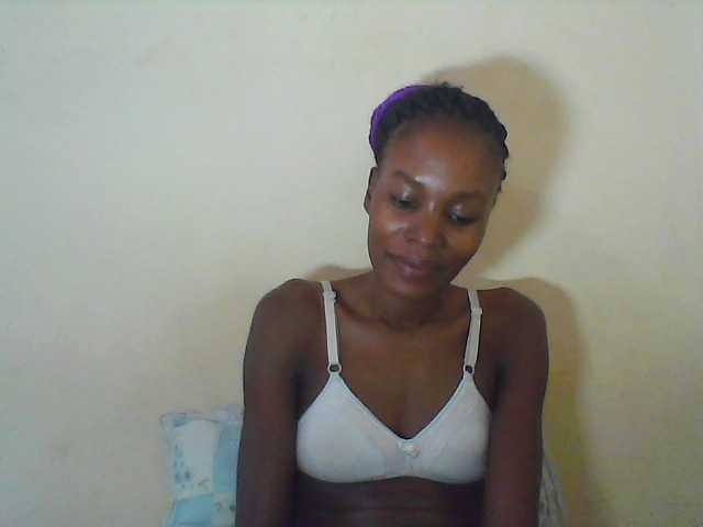 Live sex webcam photo for Sweetpetite254 #278163902