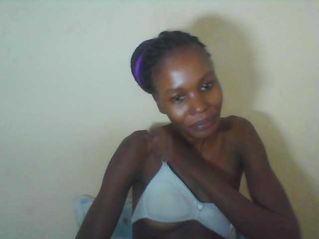 Live sex webcam photo for Sweetpetite254 #278166552