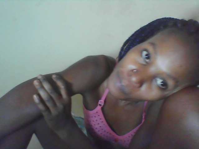 Live sex webcam photo for Sweetpetite254 #278204296