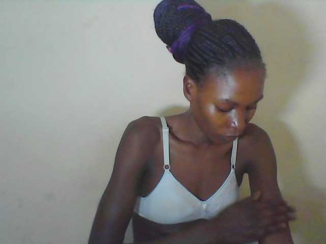 Live sex webcam photo for Sweetpetite254 #278209969