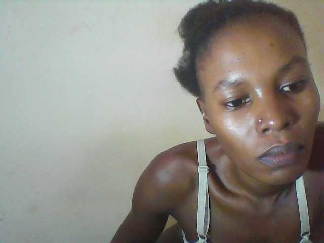 Live sex webcam photo for Sweetpetite254 #278218001