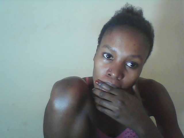 Live sex webcam photo for Sweetpetite254 #278223481