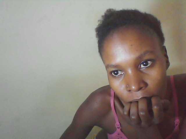 Live sex webcam photo for Sweetpetite254 #278224777