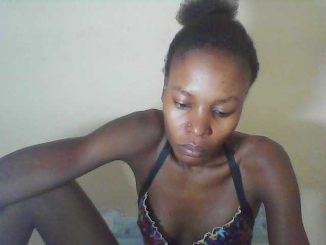 Live sex webcam photo for Sweetpetite254 #278233036