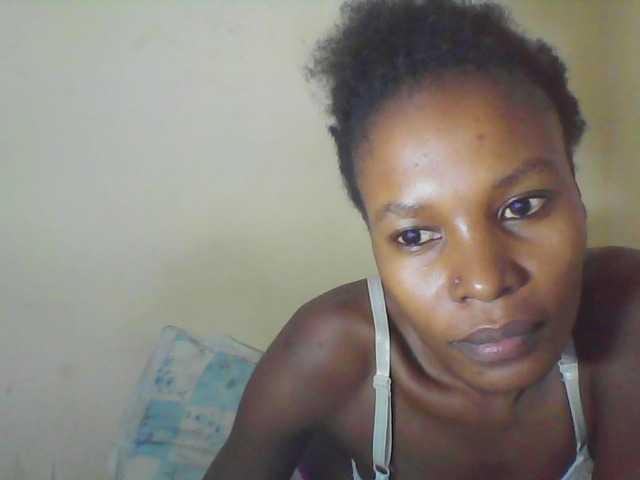 Live sex webcam photo for Sweetpetite254 #278242364