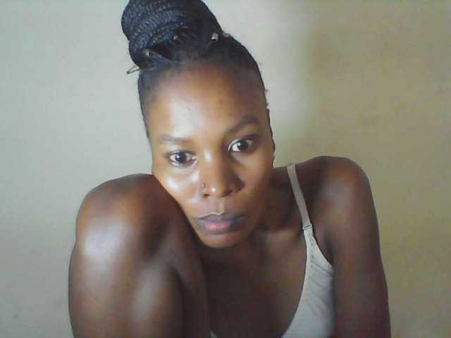 Live sex webcam photo for Sweetpetite254 #282036356