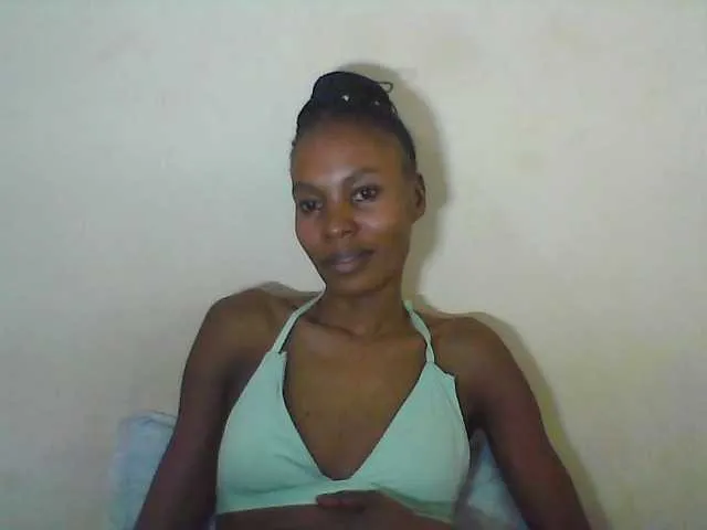 Live sex webcam photo for Sweetpetite254 #286547565