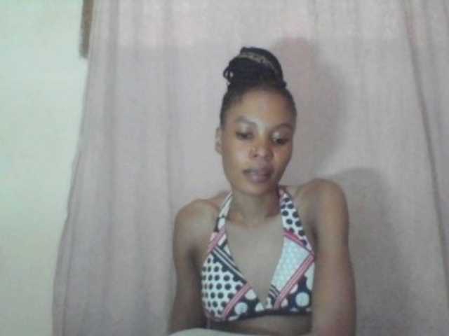 Live sex webcam photo for Sweetpetite254 #290745047