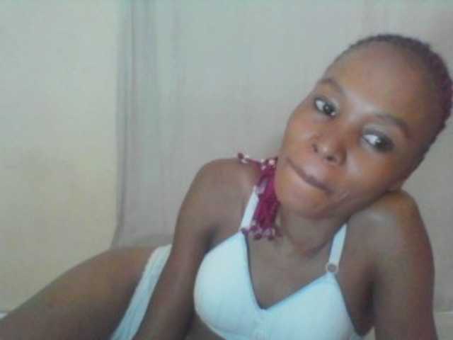 Live sex webcam photo for Sweetpetite254 #291251056