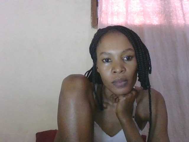 Live sex webcam photo for Sweetpetite254 #291764020