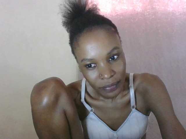 Live sex webcam photo for Sweetpetite254 #291816800