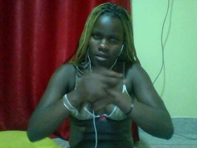 Live sex webcam photo for Sweetpussyyy #272273727