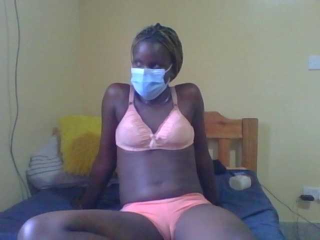 Live sex webcam photo for Sweetpussyyy #272294380