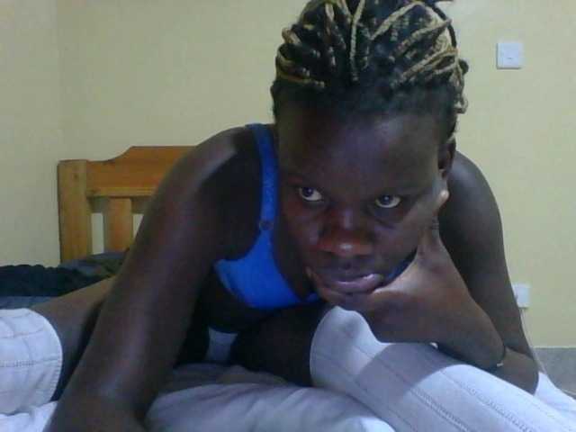 Live sex webcam photo for Sweetpussyyy #272301436