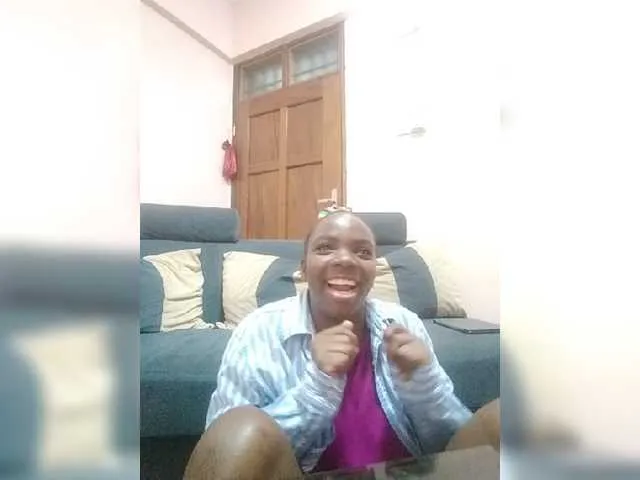 Live sex webcam photo for Sweetpussyyy #274131622