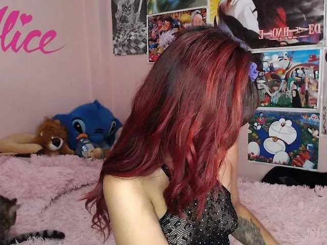 Live sex webcam photo for Sweetred11 #290532732