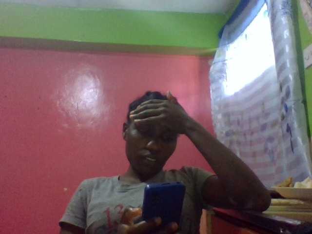 Live sex webcam photo for Sweettyjeje #277090886