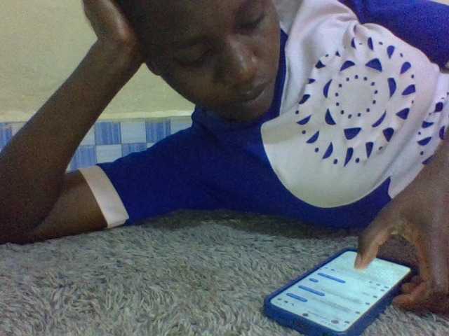 Live sex webcam photo for Sweettyjeje #277110497