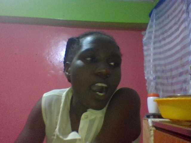 Live sex webcam photo for Sweettyjeje #277159405