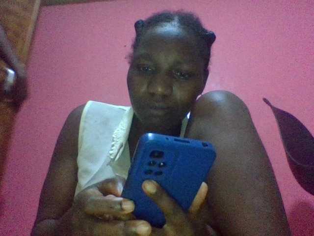 Live sex webcam photo for Sweettyjeje #277166510