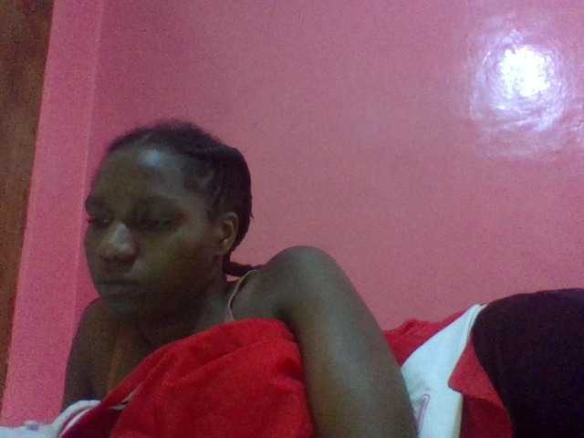 Live sex webcam photo for Sweettyjeje #277186318